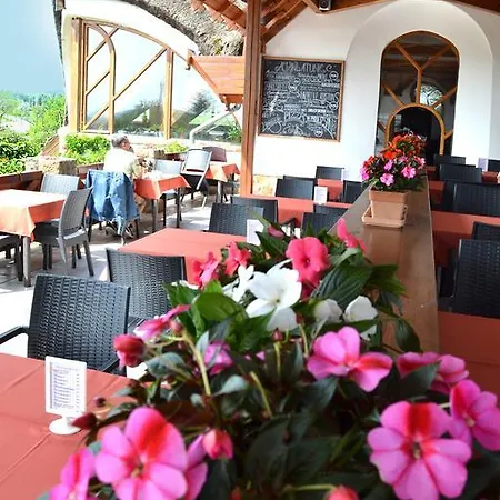 Motel Tekergo Es Etterem Velence