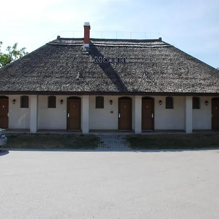 Tekergo Es Etterem Мотель