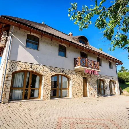 Tekergo Es Etterem Motel *