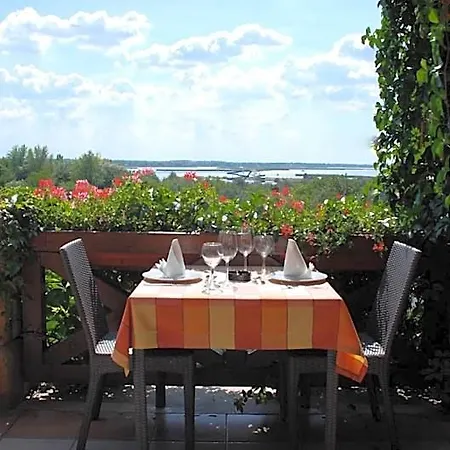 Tekergő és étterem Motel Velence