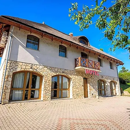 Tekergő és étterem Motel