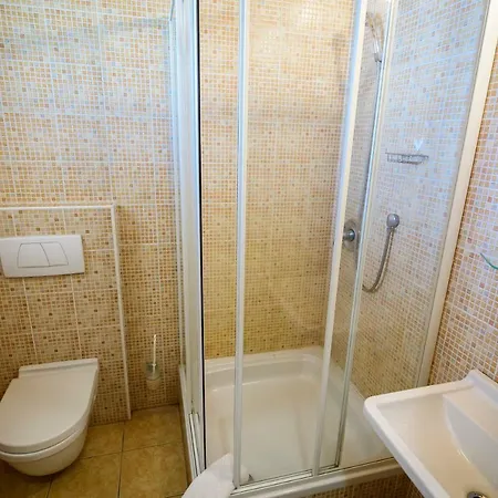 Tekergo Es Etterem Motel Velence